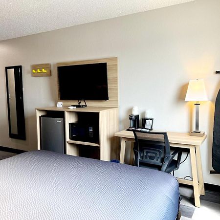 Super 8 By Wyndham Cedar Rapids Hotel Exterior foto