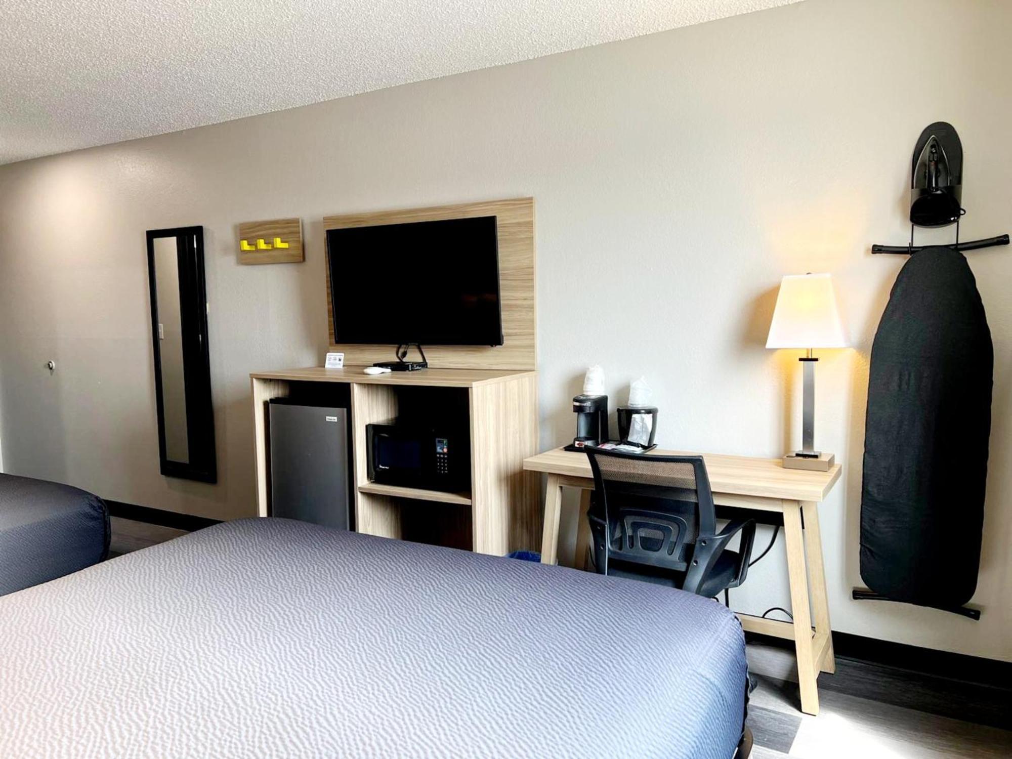 Super 8 By Wyndham Cedar Rapids Hotel Exterior foto